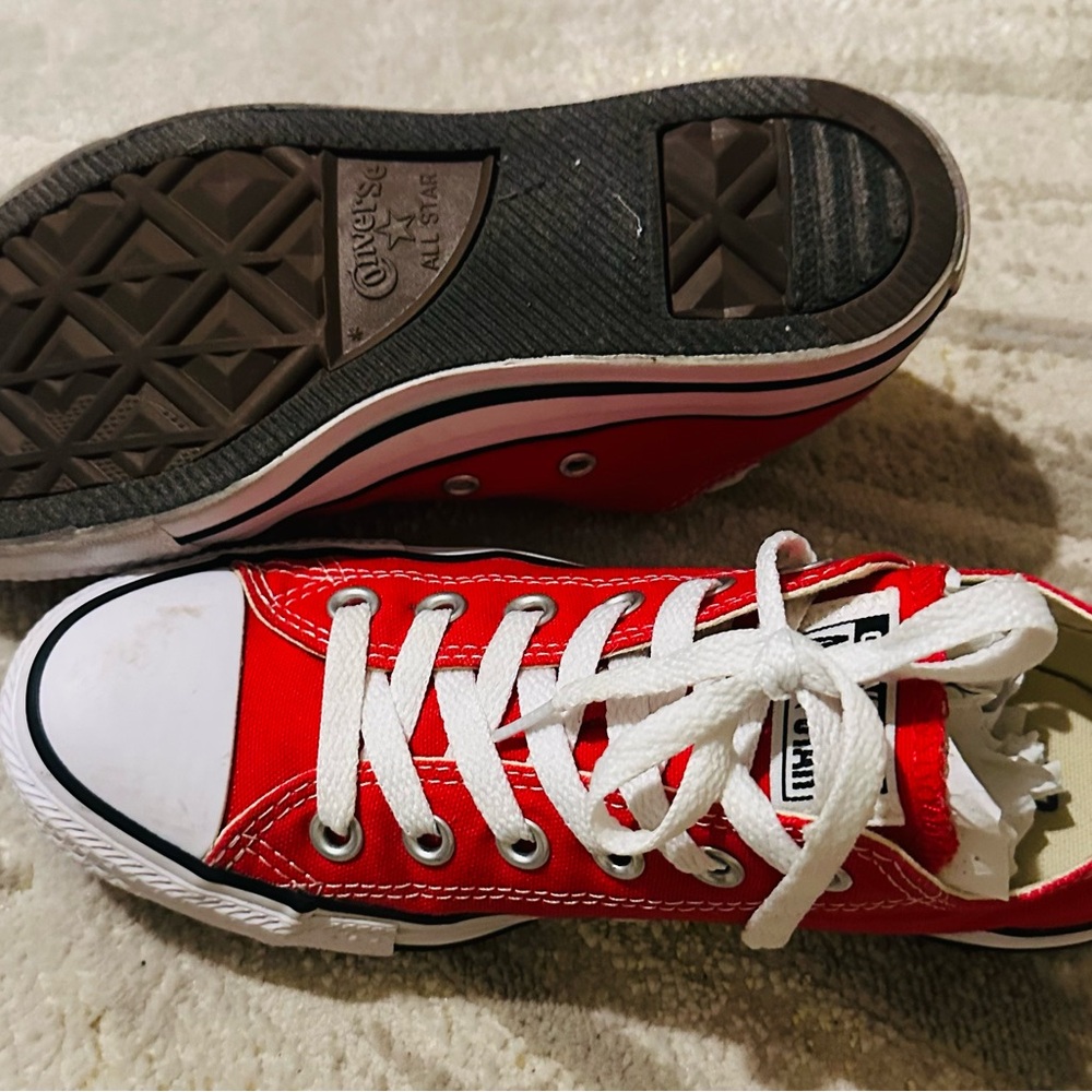 All Star Converse size 6.5 women 4.5 men